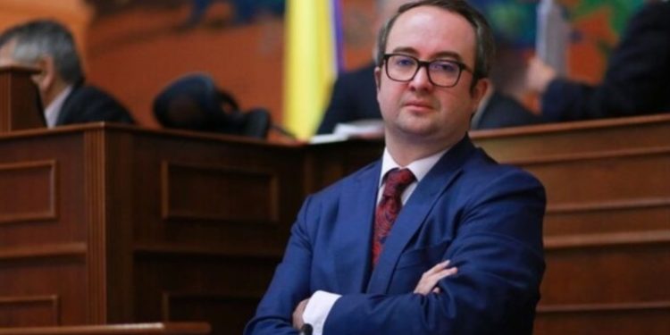 Senador del Centro Democrático citado a indagatoria por presunta corrupción