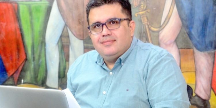 Ignorado y sin aval está Rubén Darío Correa