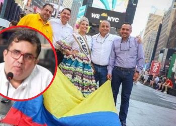 Con carteles de protesta en Times Square contra Hurtado