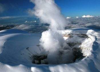 El volcán Nevado del Ruiz cambia a nivel de actividad amarillo