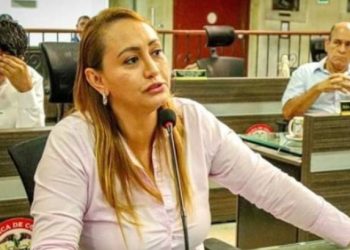Linda Perdomo responde a crĆticas y tacha de misógino al senador Ariel Ćvila