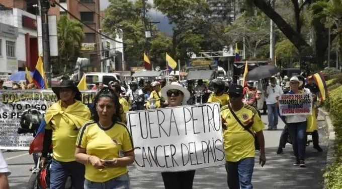 Marcha en Ibagué contra el gobierno de Petro
