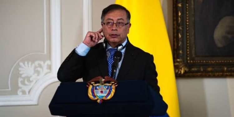 Presidente Petro denuncia intento de golpe blando