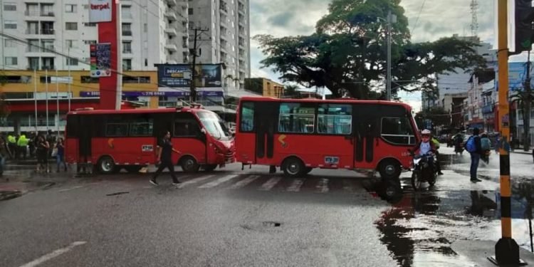 Gremios económicos buscan acuerdos para resolver conflicto con transportadores