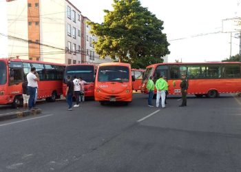 Transportadores en Paro Indefinido: Bloqueos de Vías en Ibagué por Protesta
