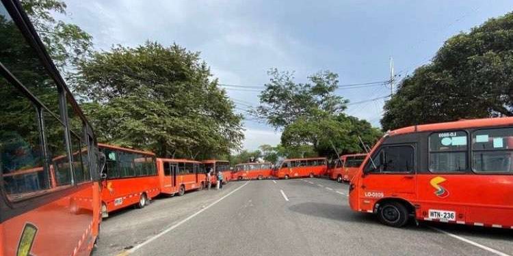 ¡Paro transportador continúa en Ibagué tras fallar las negociaciones!
