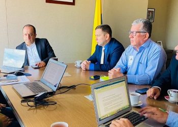 Senador Miguel Barreto busca solución al paro de transportadores en Ibagué