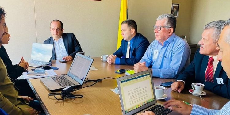 Senador Miguel Barreto busca solución al paro de transportadores en Ibagué