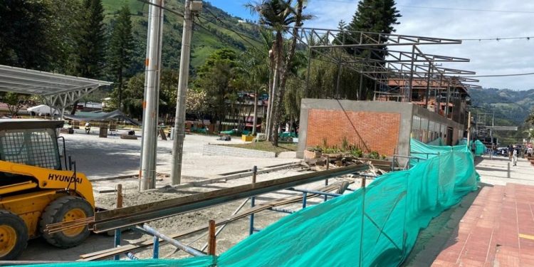 Controversia en Cajamarca por construcción de locales en el nuevo Parque Principal