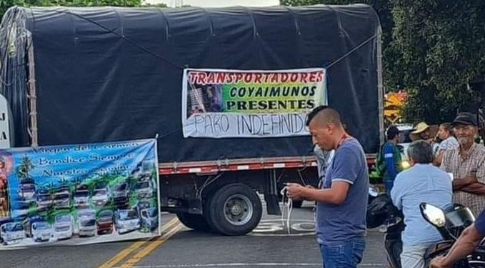 Camioneros del Tolima protagonizan bloqueos en Vía a Bogotá