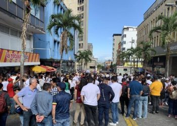 Escasa asistencia en la marcha de apoyo a Hurtado en medio del paro