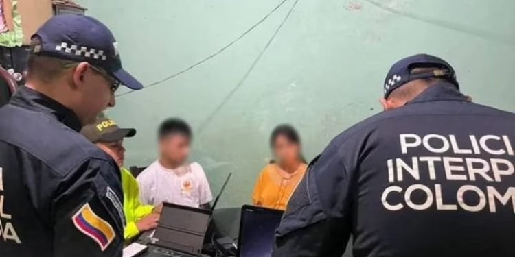 Escandaloso caso de abuso infantil: pareja detenida por explotación sexual de su hija