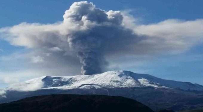 Aumenta la actividad sísmica en el volcán Nevado del Ruiz: autoridades en estado de alerta