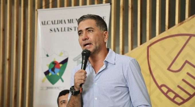 Procuraduría Investiga a Alvira Acosta por posible irregularidad con cemento