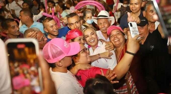 Desbandada de fuerzas antibarretistas a la campaña de Johana Aranda