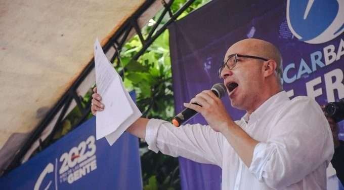 Jorge Bolívar presentó ante Procuraduría presunta participación política de Hurtado