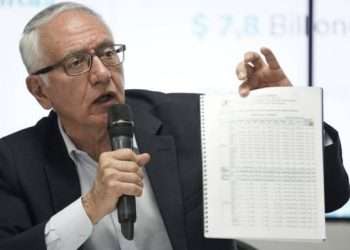 Ministro de Salud exige responsabilidad a Sanitas ante nuevo acuerdo con Audifarma