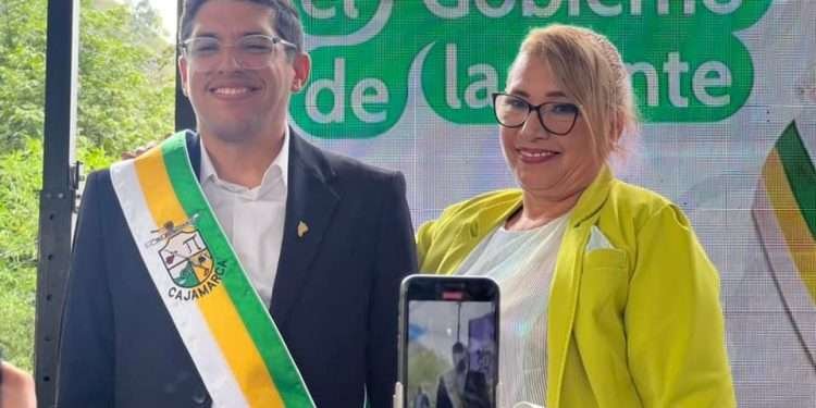 Camilo Valencia asume la Alcaldía de Cajamarca