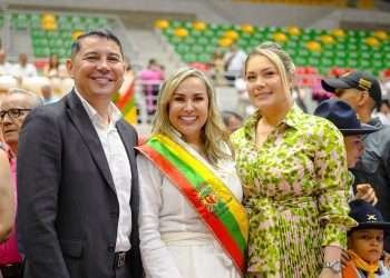 Johana Aranda llenó elogios a Hurtado en su posesión como alcaldesa de Ibagué