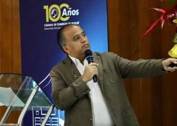 Renuncia de Brian Bulla por presunta corrupción en la CCI