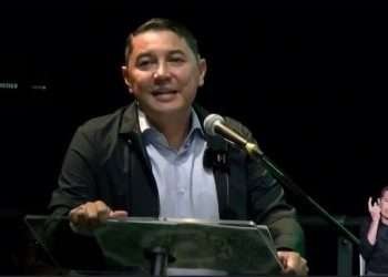 Hurtado rindió cuentas mientras ibaguereños protestan por falta de agua