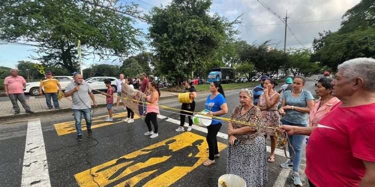 Varios sectores de Ibagué exigen mejor servicio de agua ante la intermitencia