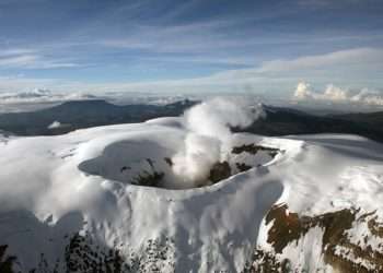Empresas de servicios públicos en zonas del Nevado del Ruiz a reforzar medidas preventivas
