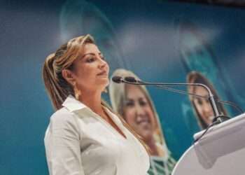 Adriana Magali Matiz Rompe con 162 Años de Hegemonía Masculina