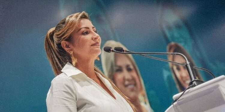 Adriana Magali Matiz Rompe con 162 Años de Hegemonía Masculina