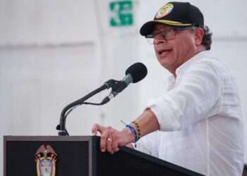 Presidente Petro acusa al Fiscal Barbosa de intentar desestabilizar su Gobierno