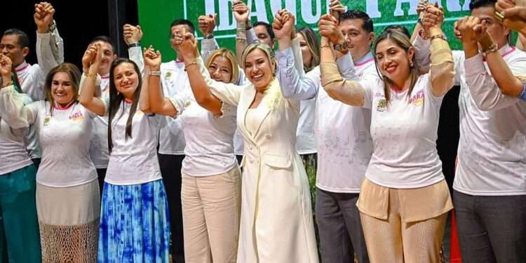 Alcaldesa Johana Aranda presentó a su nuevo gabinete