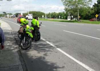 Robo de armas y pertenencias a policías en peaje de Gualanday, Tolima