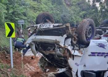 Accidente de una van de Velotax al norte del Tolima deja cinco heridos