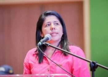 Procuraduría abre investigación por presuntas irregularidades a Sharon Guzmán