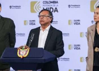 Petro Denuncia Ruptura Institucional y Convoca a la Movilización Popular en Colombia