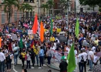 Multitudinaria marcha en Ibagué exige elección democrática de Fiscal General