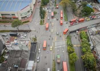 Allanadas oficinas del contratista del puente de la 60 con Quinta