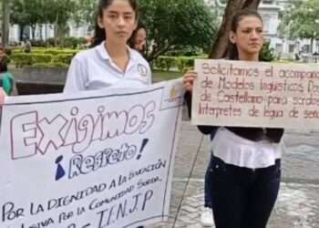 Padres y estudiantes del Niño Jesús de Praga exigen docentes