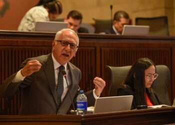 Ministro de Salud insta a persistir en la reforma del sistema de salud