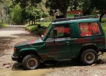 Nuevo avistamiento de vehículo grafitiado por las disidencia de las FARC en Rioblanco