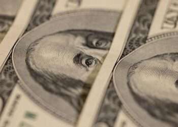 Precio del dólar en Colombia: leve alza al cierre del viernes 26 de abril de 2024