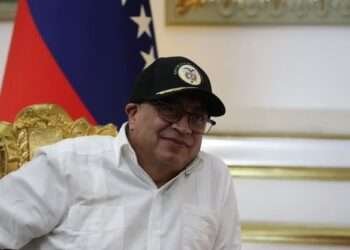 Petro busca refinanciar deuda con el FMI que dejó Iván Duque