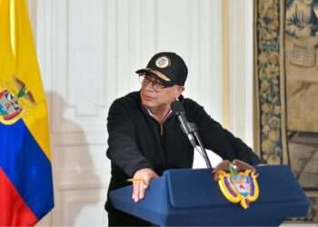 Petro admite haber ordenado la intervención de EPS y asume responsabilidad