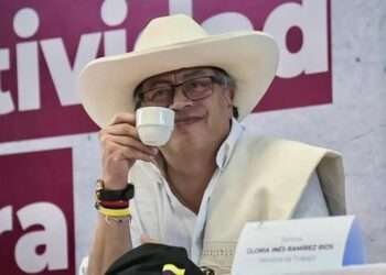 Plantón en Ibagué respalda reclamos de Petro a la Federación Nacional de Cafeteros