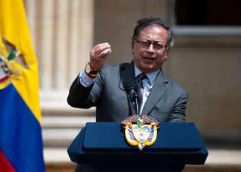 Gustavo Petro: “En la Comisión Séptima nos derrotó Keralty”