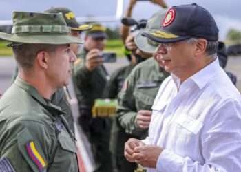 Petro ordena no pactar diálogo ni cese al fuego con el EMC en el Suroccidente