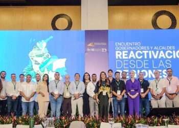 Gobernadores y alcaldes respaldan propuesta de cese al fuego