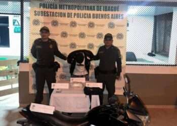 Capturan a motocilcista con moto llena de gramos de coca