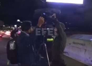 Policías son separados de su cargo por agresión a periodistas