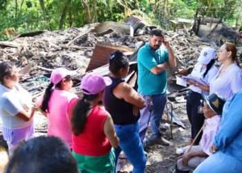 Adulto mayor que perdió su casa en incendió empezó a recibir ayuda
